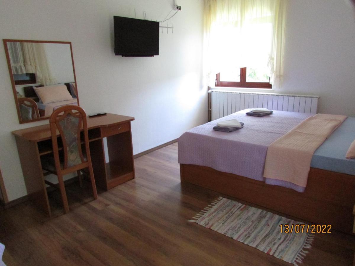 Hotel House Nenad à Plitvička Jezera Extérieur photo